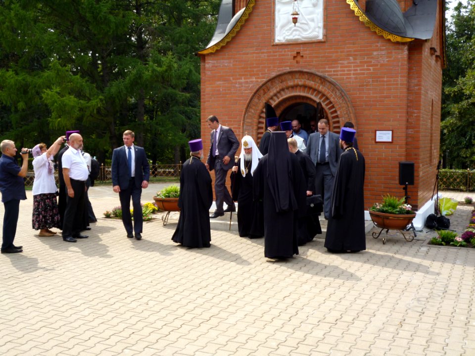 Patriarch Kirill in Memorial park 04