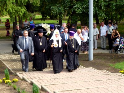 Patriarch Kirill in Memorial park 01