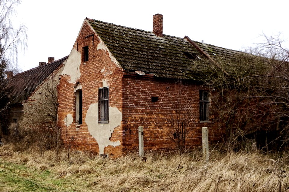 Ruin building abandoned