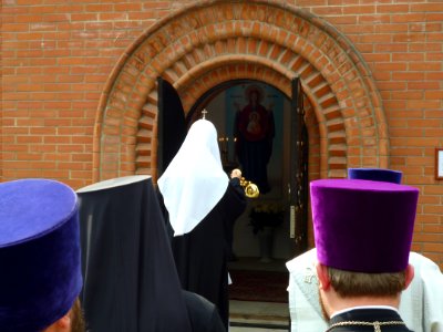 Patriarch Kirill in Memorial park 08