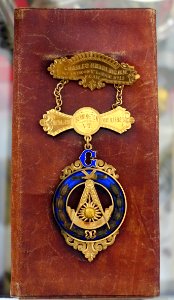 Past master's jewel, presented to Judge Charles H. Darling upon retirement as Master of Mount Anthony Lodge 13 in 1899 - Bennington Museum - Bennington, VT - DSC08720