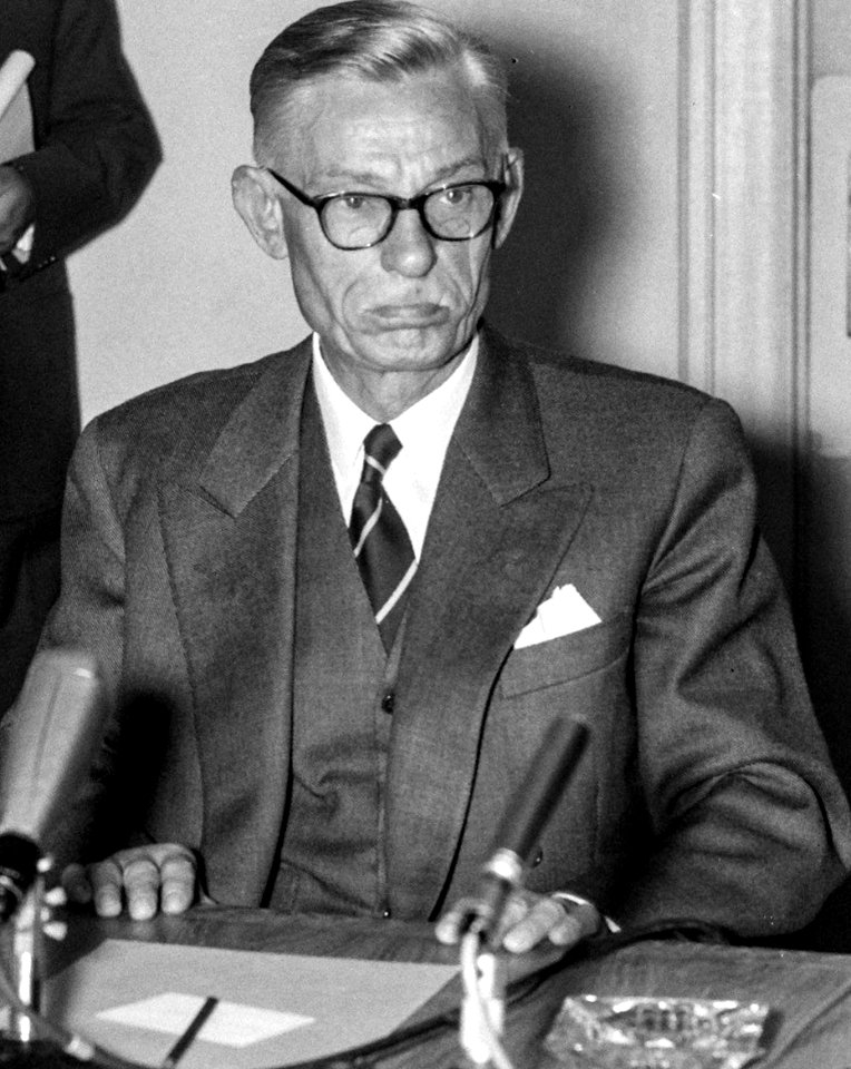 Paul Finet, cropped from Installatie van de nieuwe autoreitiet van de EKSG te Luxemburg, Bestanddeelnr 910-6758