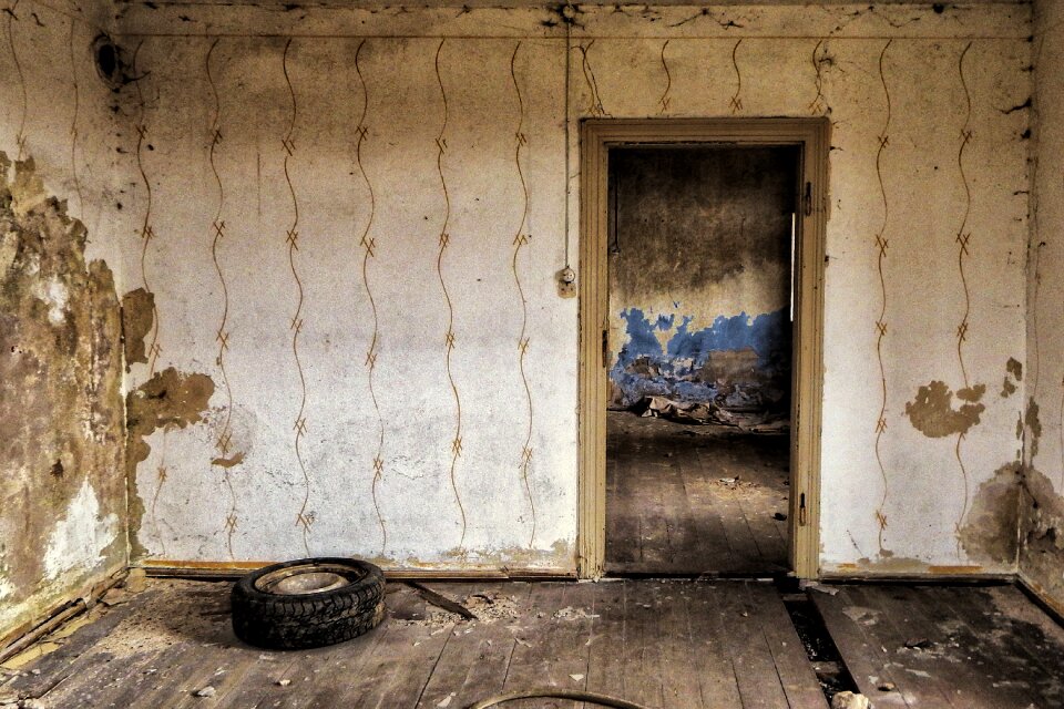 Ruin building abandoned