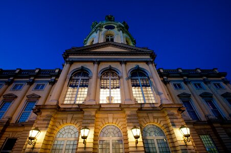 Building landmark travel