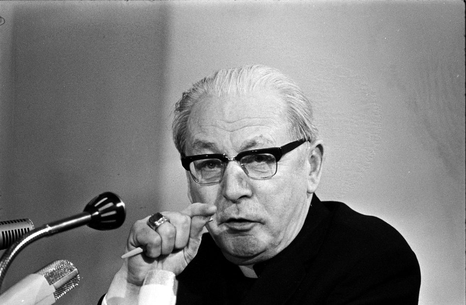 Pastoraal Concilie (laatste) in Noordwijkerhout. Kardinaal B. J. Alfrink aan het, Bestanddeelnr 923-4084