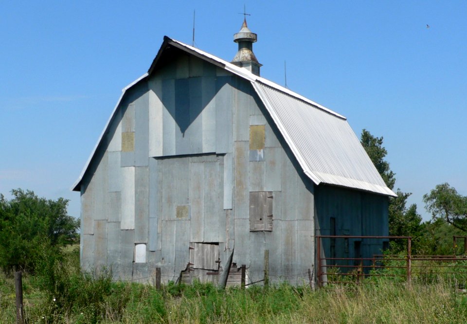 Pavelka farmstead barn from SE