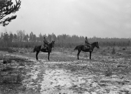 Patrouille te paard bij Stoubcy, Bestanddeelnr 190-1151 photo