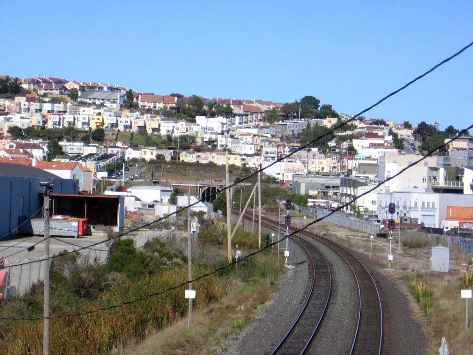 Paul Avenue station 3254 04
