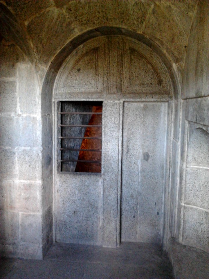 Passage in the ground floor of the Escorial Monastery 01