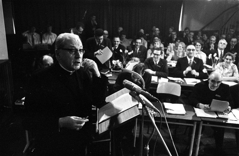Pastoraal Concilie (laatste) in Noordwijkerhout. Kardinaal Alfrink aan het woord, Bestanddeelnr 923-4091