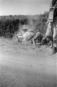 Patrouille Vuren met een mortier, Bestanddeelnr 255-4-4