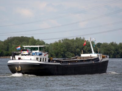 Patria - ENI 02204298 on the Nieuwe Maas river, pic1