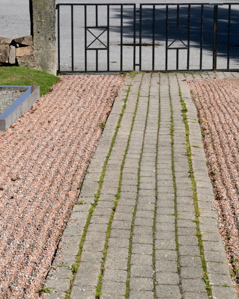 Pavement Bro Church, Lysekil