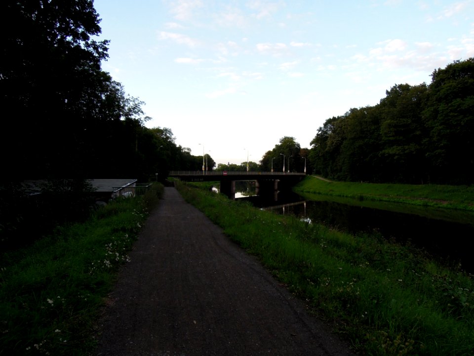 Paußnitzbrücke über das Elsterflutbett in Leipzig im August 2017a