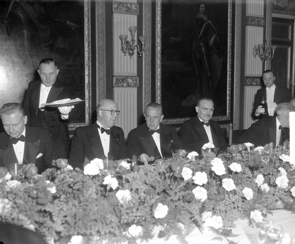 Paul Hoffman, administrateur van het Marshall-plan een dag in ons land. Door min, Bestanddeelnr 904-2481