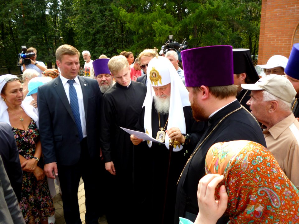 Patriarch Kirill in Memorial park 11