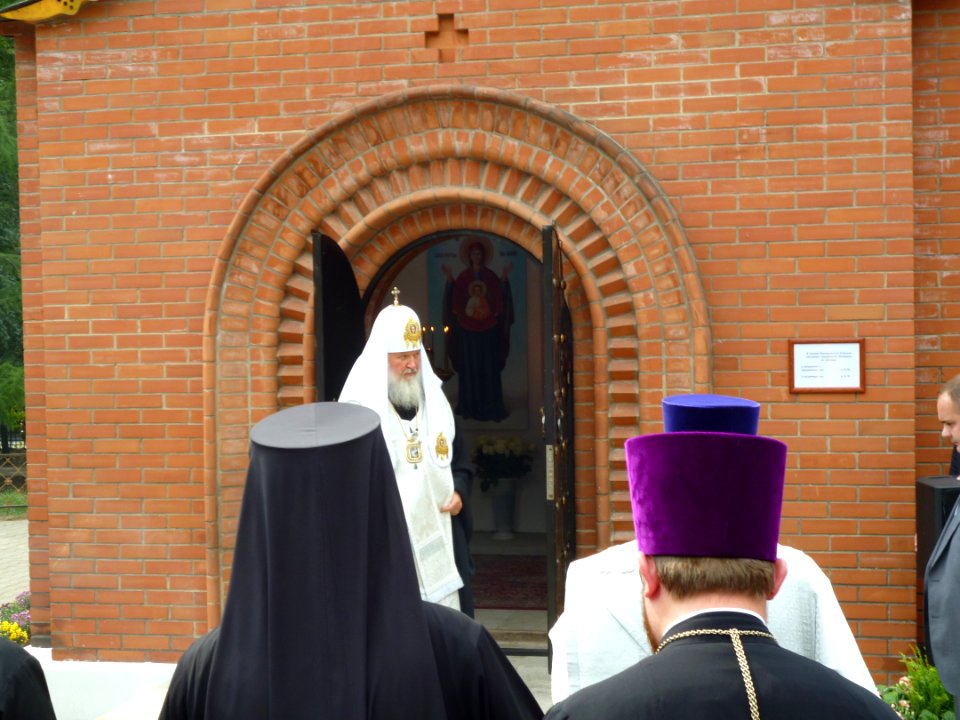 Patriarch Kirill in Memorial park 05