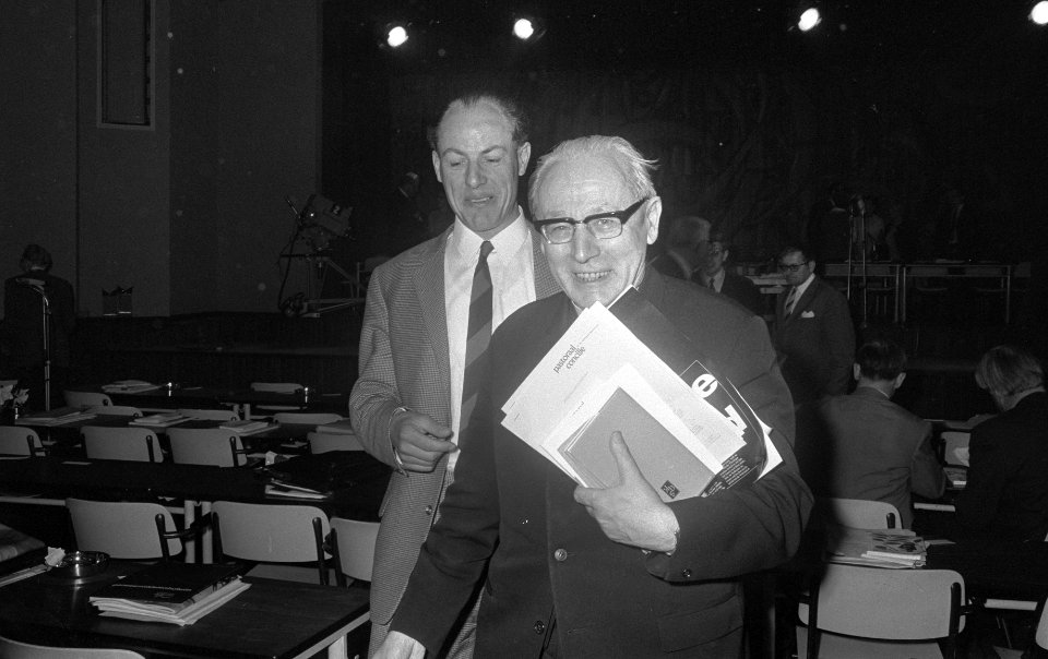 Pastoraal Concilie te Noordwijkerhout, 2e dag kardinaal B.J. Alfrink en dr. L.G., Bestanddeelnr 922-2852