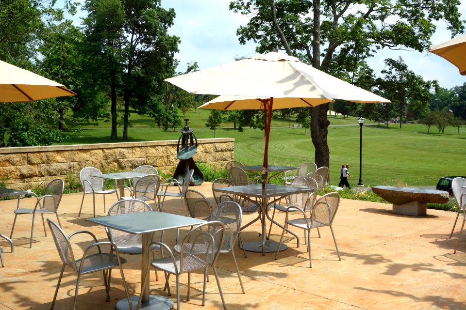 Patio - New Britain Museum of American Art - DSC09729