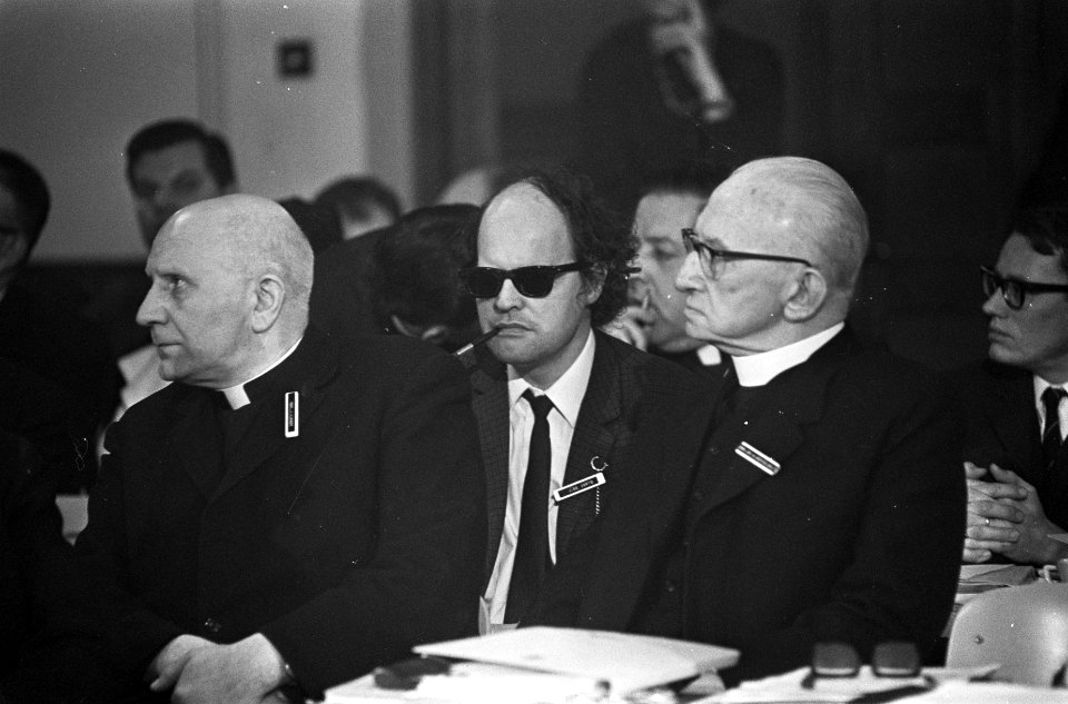 Pastoraal Concillie Noordwijkerhout. Jules de Corte temidden van de geestelijken, Bestanddeelnr 920-9645
