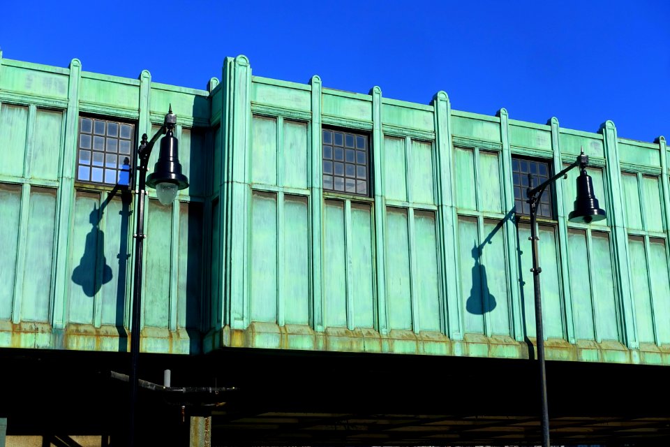 Patinaed siding on Charles MGH station (2), December 2019