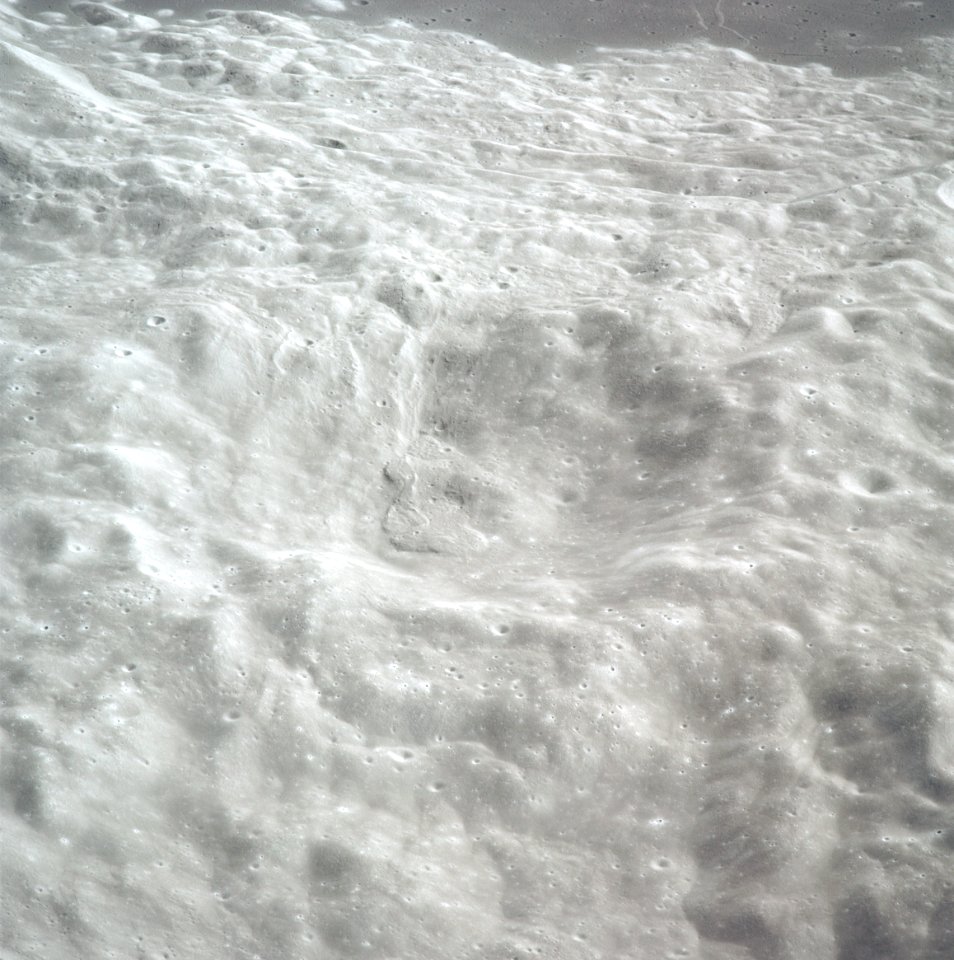 Patsaev Q crater AS17-151-23213