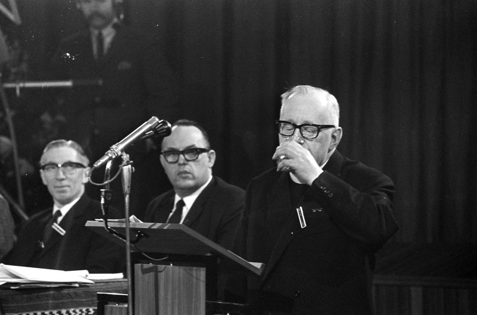 Pastoraal Concillie Noordwijkerhout. Professor dr. A. J. Bronkhorst sprak namens, Bestanddeelnr 920-9656