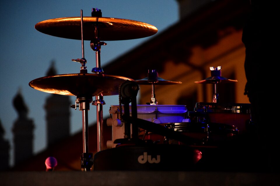 Live dishes concert