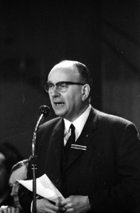 Pastoraal Concillie Noordwijkerhout. Professor dr. A. J. Bronkhorst sprak namens, Bestanddeelnr 920-9650