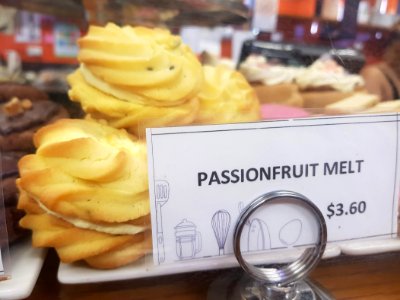 Passionfruit melting moment