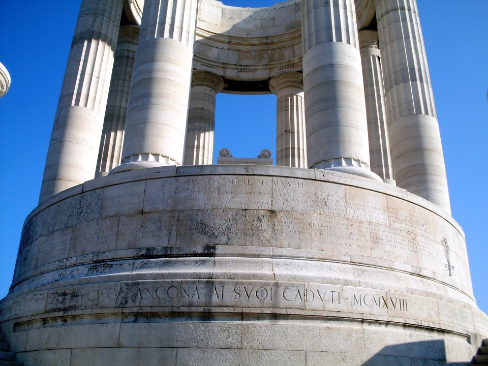 Passetto Monumento scritta 1918