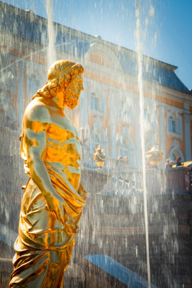 Statue water russian