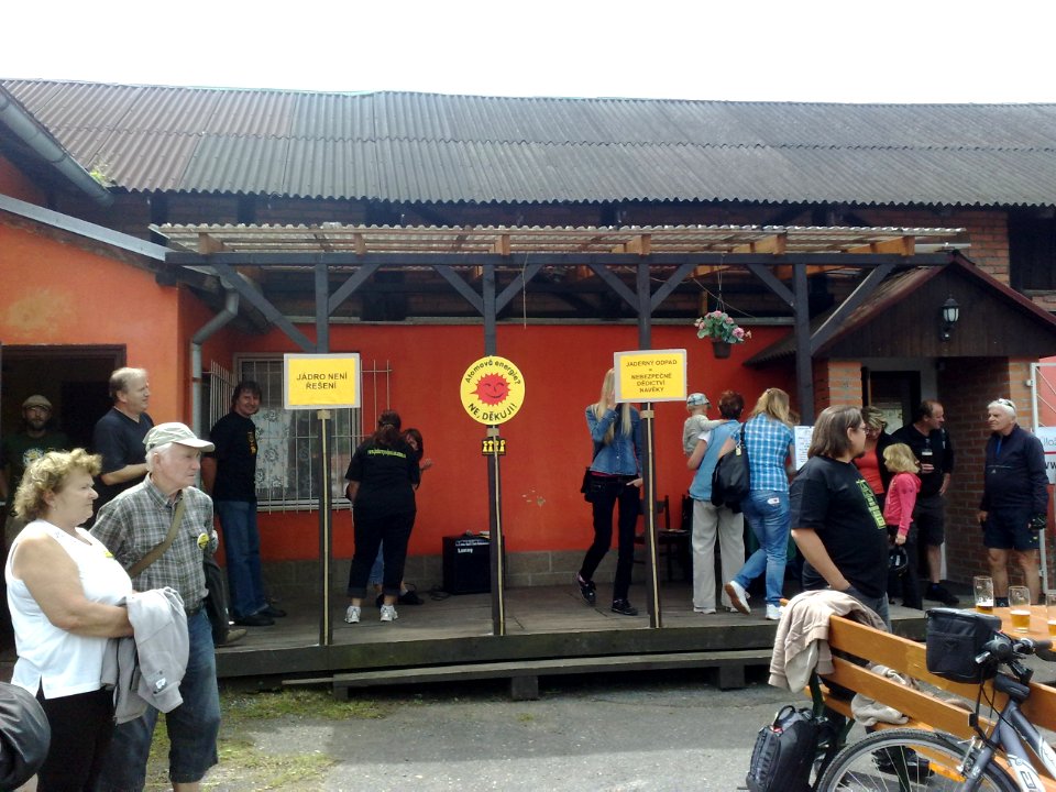 Pačejov nádraží - protest (petice a protestní cyklistický závod) 21. července 2012 C