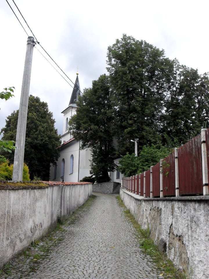 Pačejov - cesta ke kostelu
