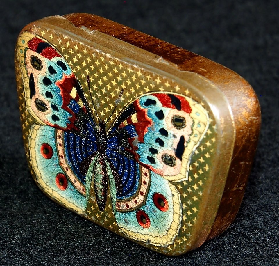 Pastille blikje met afbeelding van Vlinder, foto3