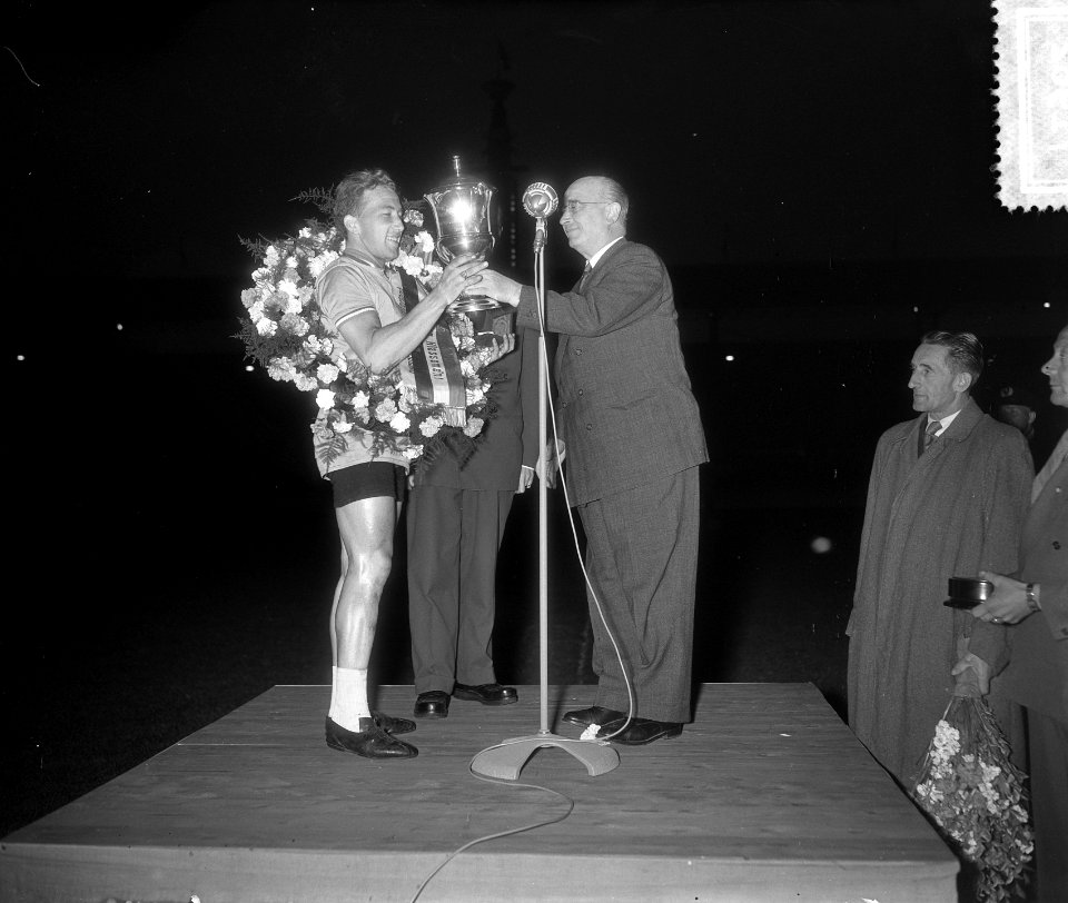 P. Kooyman , Den Haag , winnaar Tour door Nederland met Kik Gendeker, Bestanddeelnr 907-1962