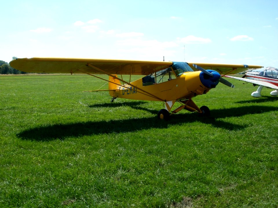 PA-18 20110626Flugschau Hockenheim7