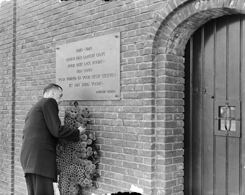 P. de Gaulle bezoekt strafgevangenis Scheveningen, Bestanddeelnr 904-0787