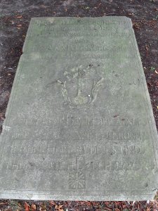 Płyta nagrobna pastora z Oruni zmarłego w 1792 roku