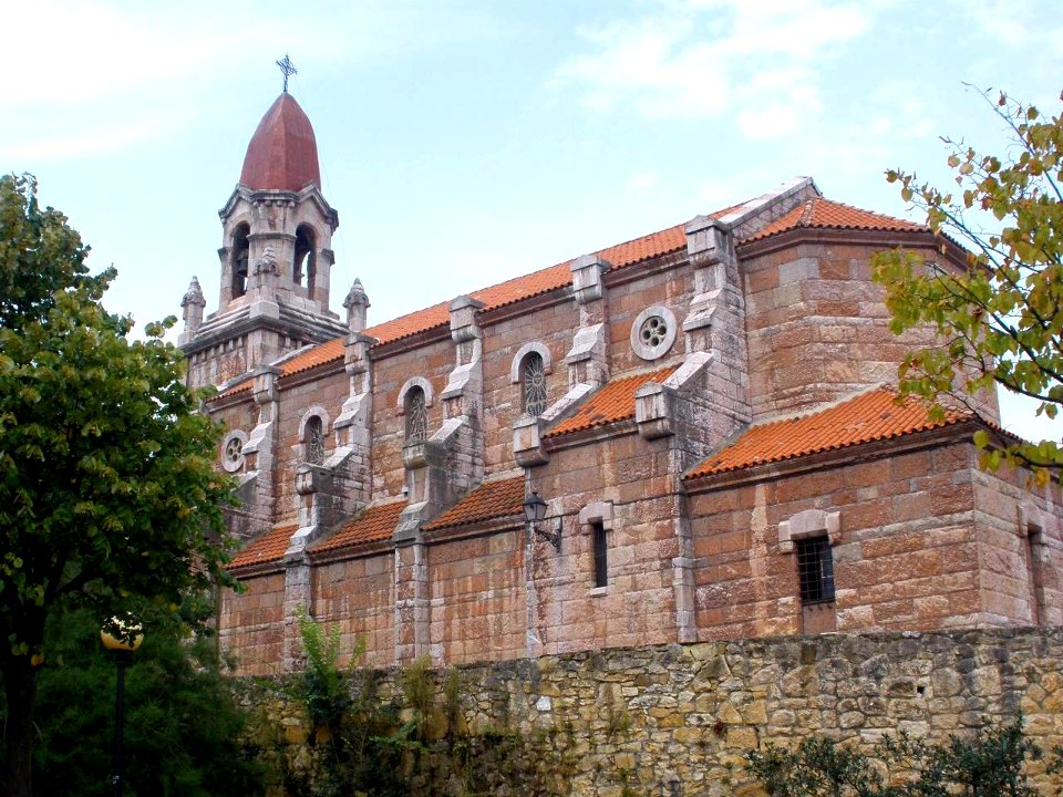 Oviedo - Iglesia de San Pedro de los Arcos 0