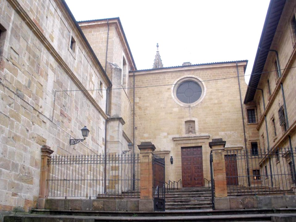 Oviedo - Iglesia de Santa María la Real de la Corte (ex Monasterio de San Vicente) 11