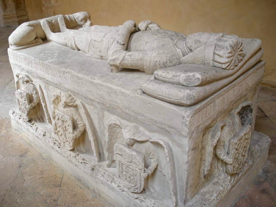 Oviedo - Museo Arqueólogico de Asturias (ex Monasterio de San Vicente), claustro 09