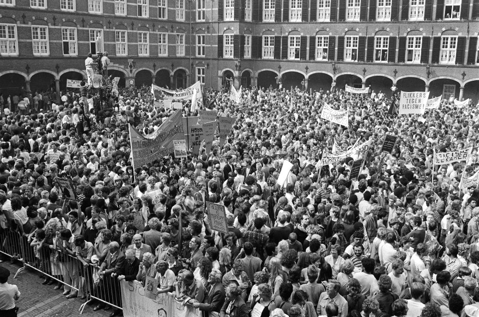 Overzichtsfoto van de demonstratie, Bestanddeelnr 932-3289