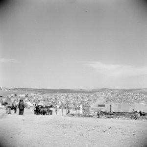 Overzicht van het vluchtelingen kamp Hussein nabij Amman, Bestanddeelnr 255-5757