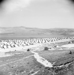 Overzicht van het vluchtelingen kamp Balata nabij Nablus, Bestanddeelnr 255-5751