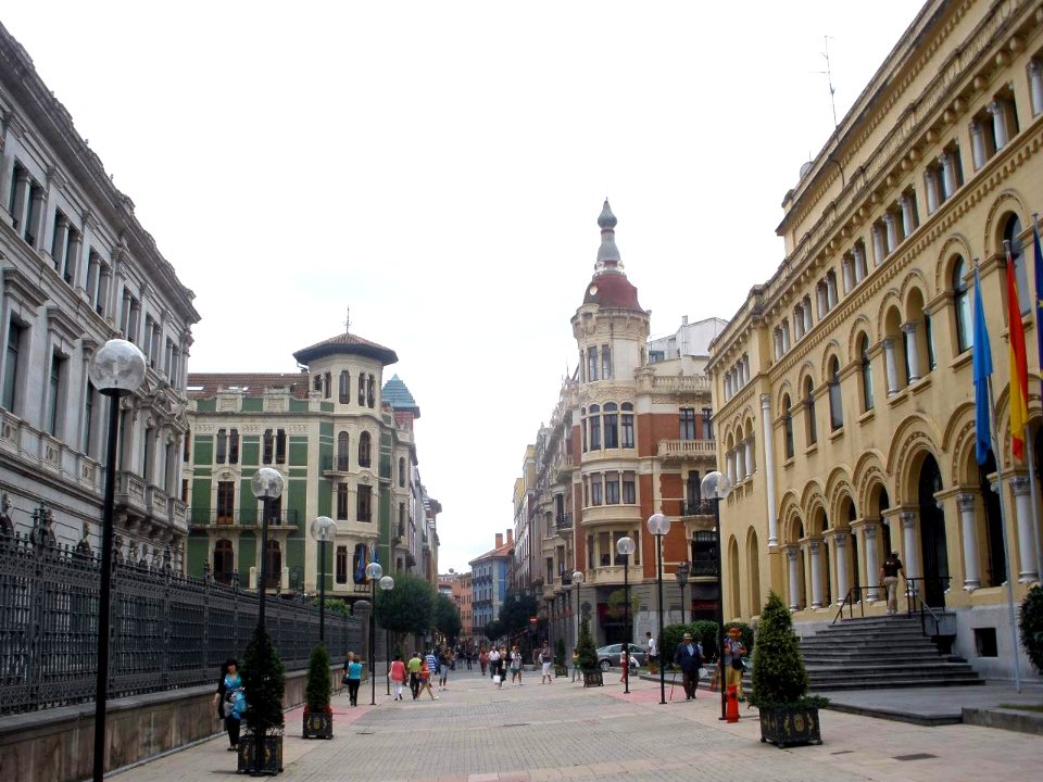 Oviedo - Calle Suarez de la Riva