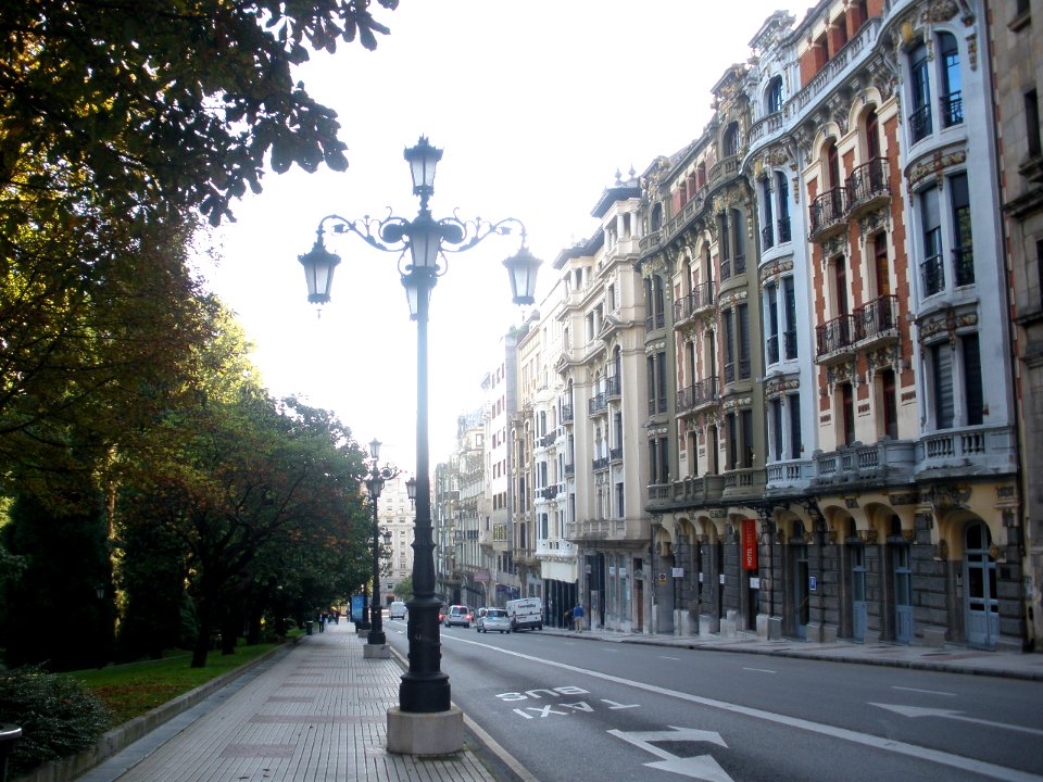Oviedo - Calle del Marques de Santa Cruz