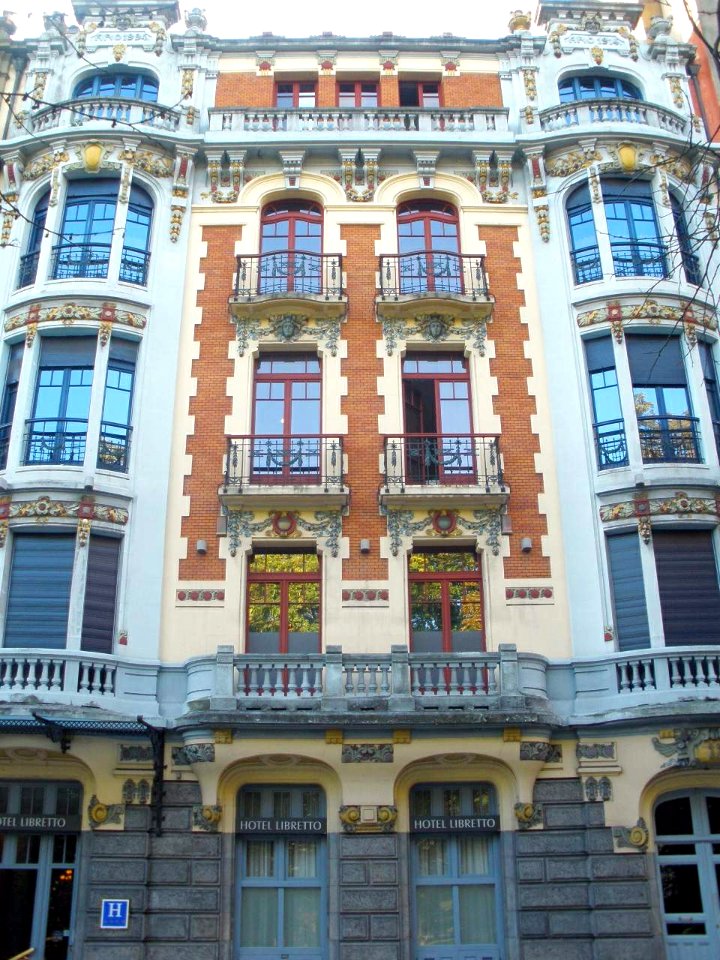Oviedo - fachadas 02