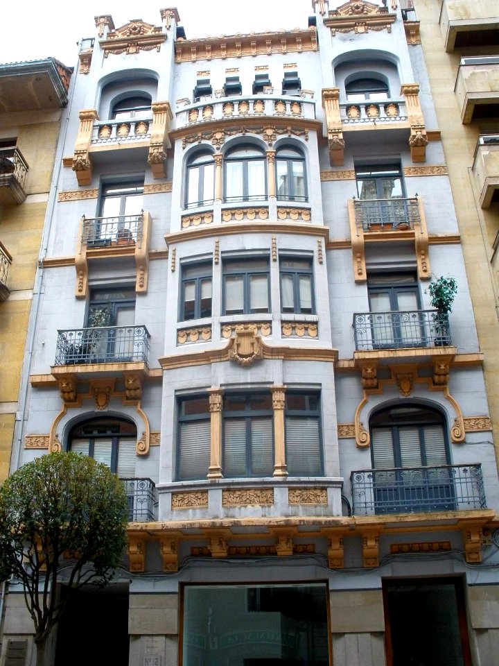Oviedo - fachadas 01
