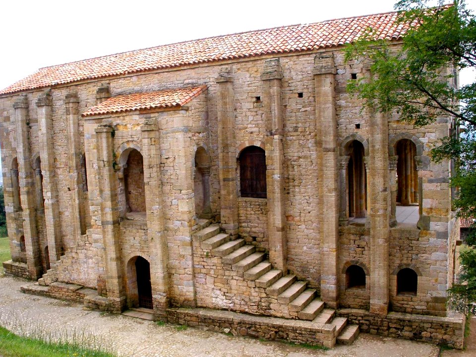 Oviedo - Santa Maria del Naranco 04 photo